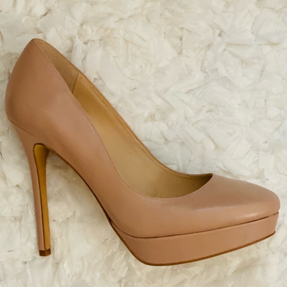 Vince Camuto Pumps - Picture 3 of 9